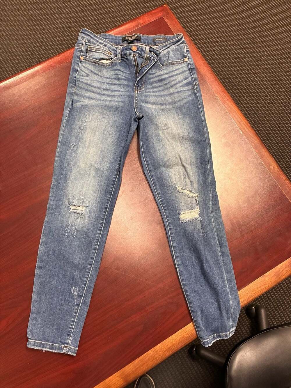 Judy Blue Relaxed Fit Distressed Jeans Size 28